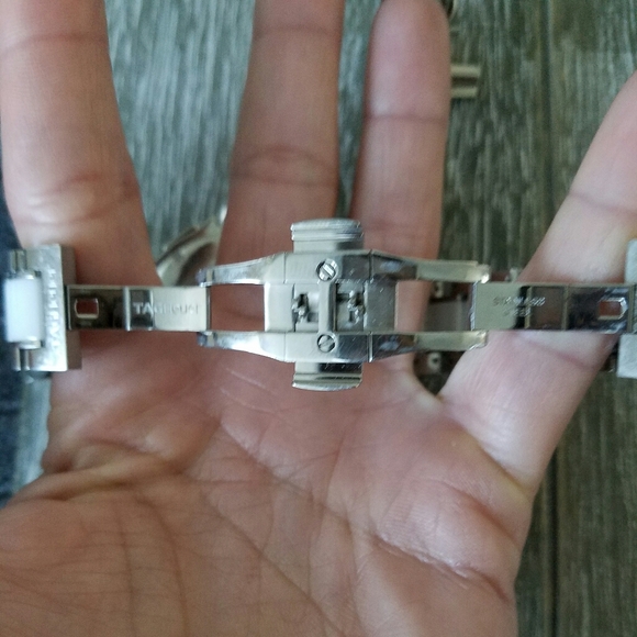 TAG HEUER Formula 1 Chronograph with Diamonds! - Picture 6 of 8